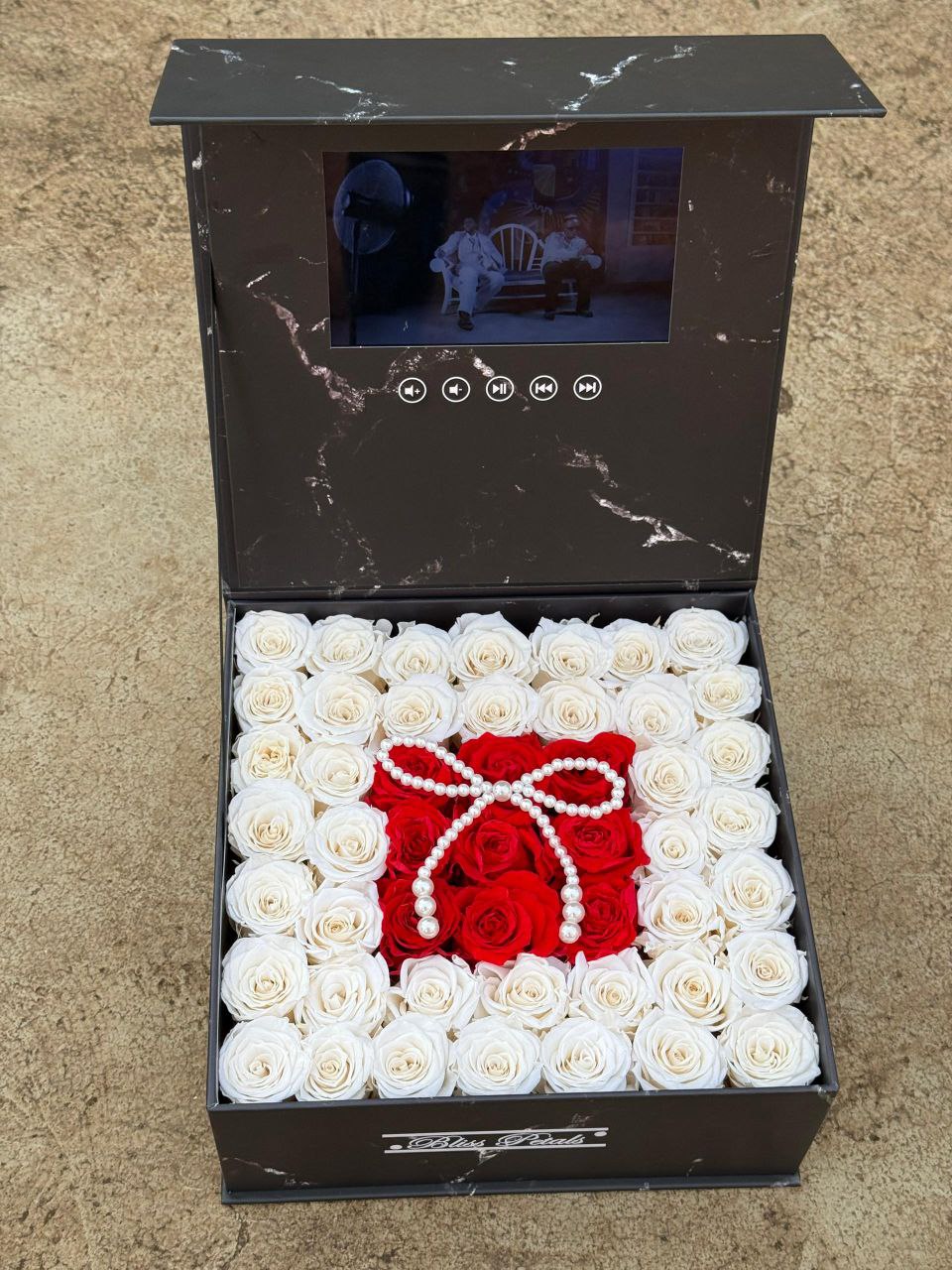 Prestige Video Rose Box